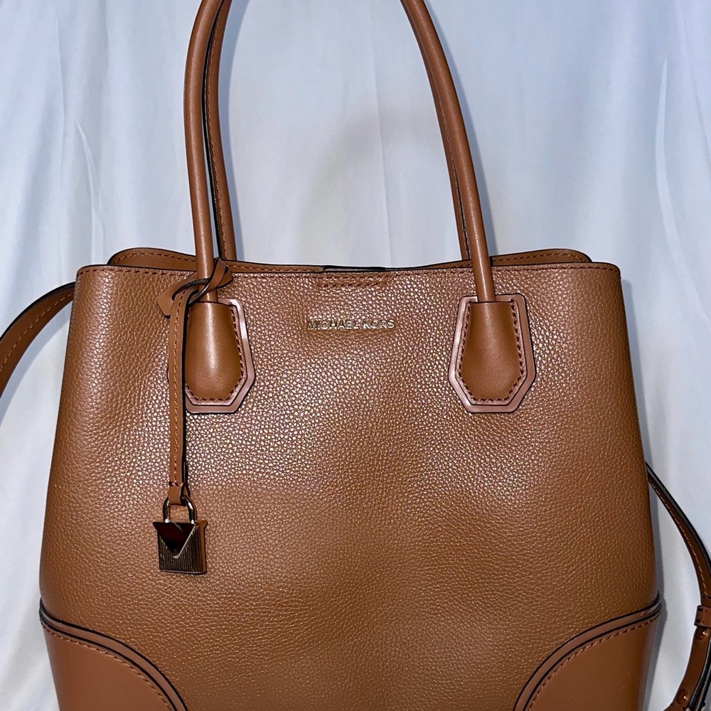 Michael Kors Mercer Gallery Medium Tote In Brown